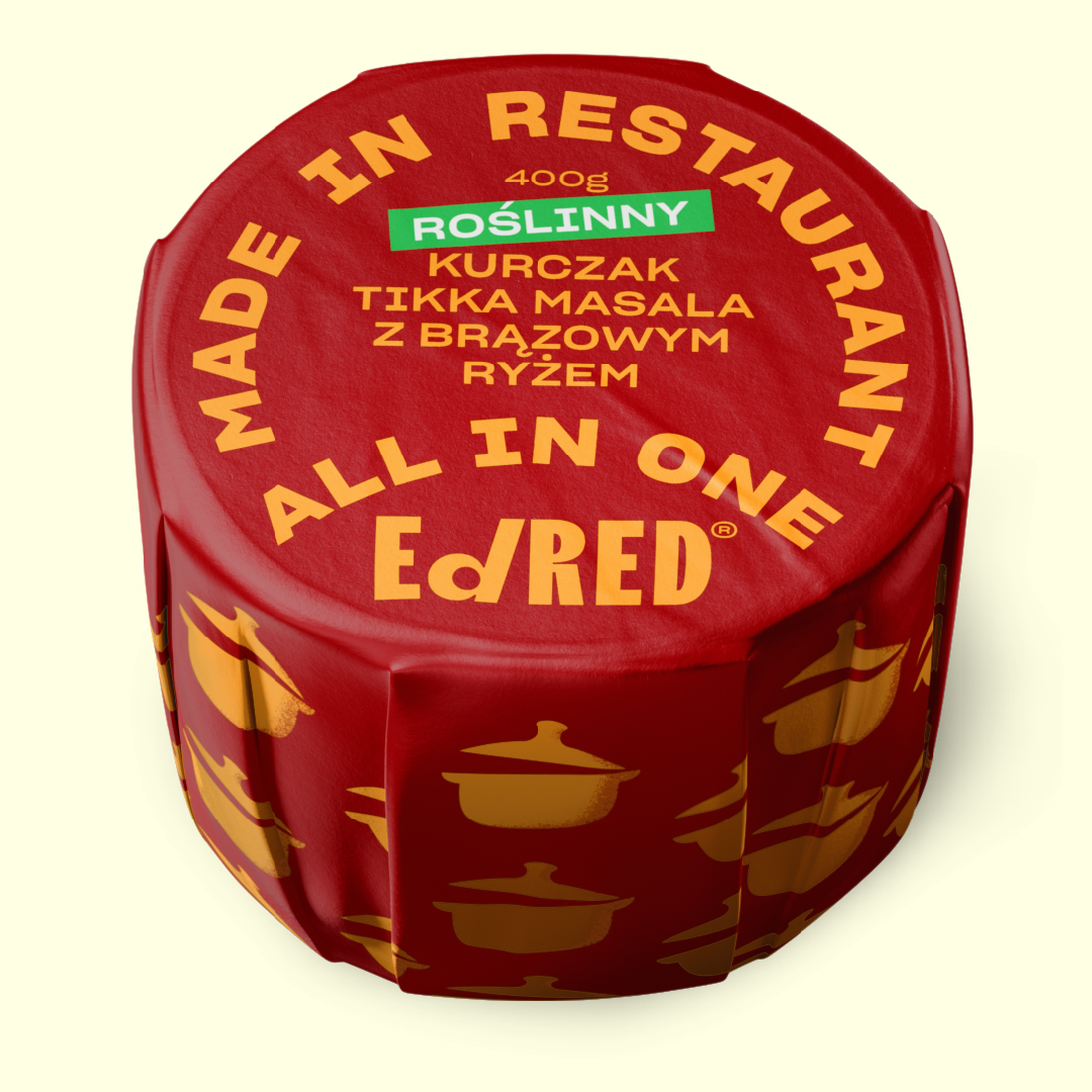 Roślinny kurczak tikka masala z brązowym ryżem